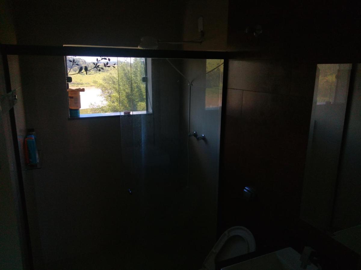 Casa Com Piscina Fundo Pra Represa E Ar Condicionado Casinhabrancadevaranda Ijaci Exterior photo
