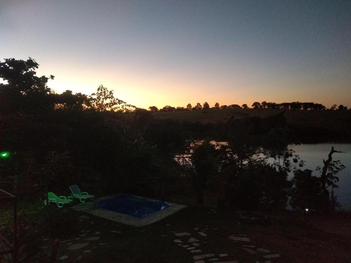Casa Com Piscina Fundo Pra Represa E Ar Condicionado Casinhabrancadevaranda Ijaci Exterior photo
